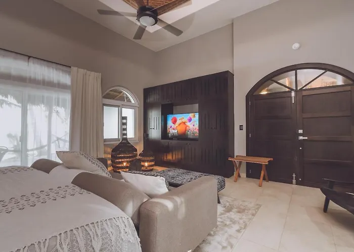 Destiny Front Luxury Villa *